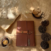 دفتردستساز چرمِ شرانگ قهوه ای عسلی کایرا