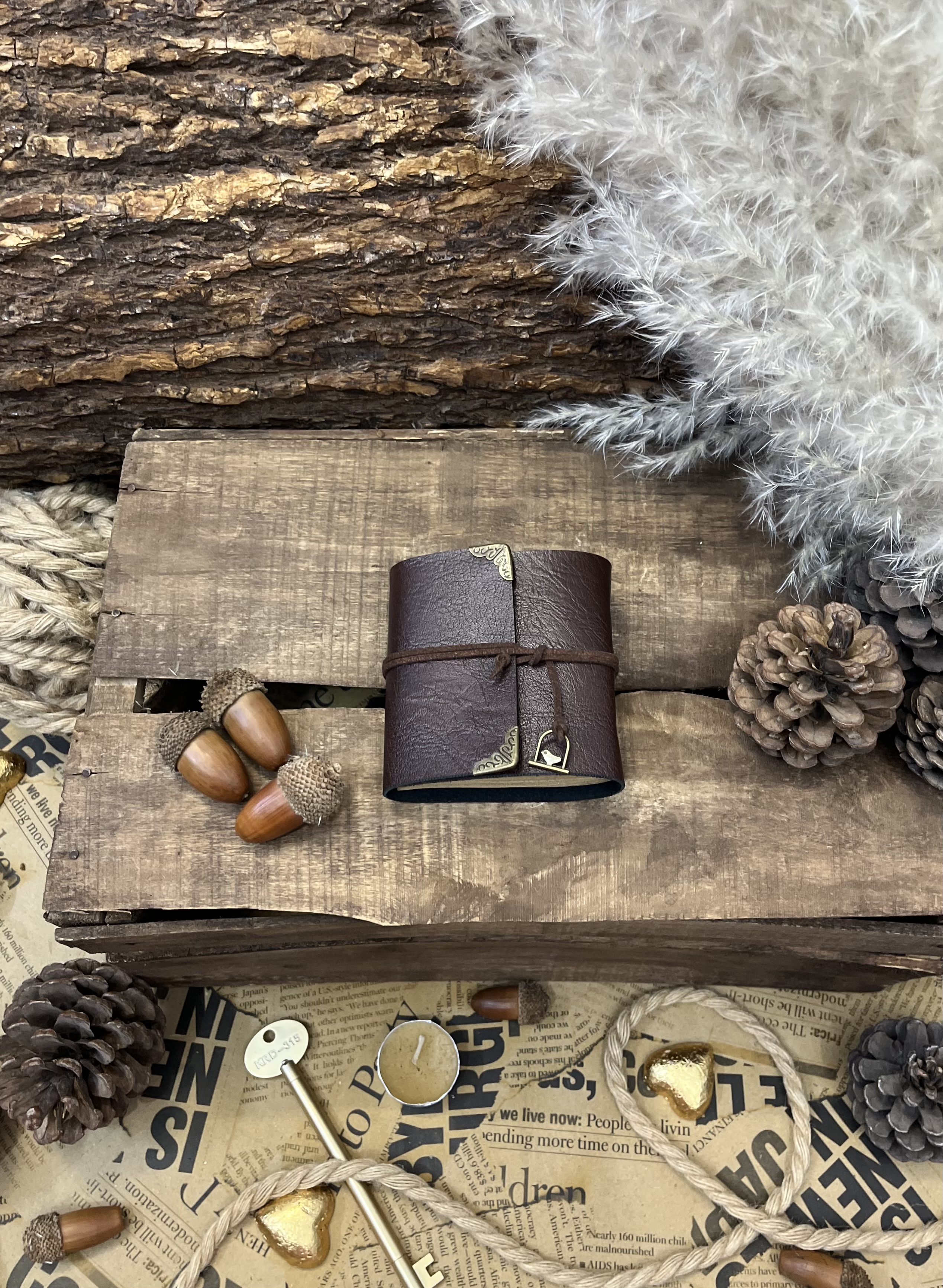 دفترچه دستساز چرمی با اویز  کایرا